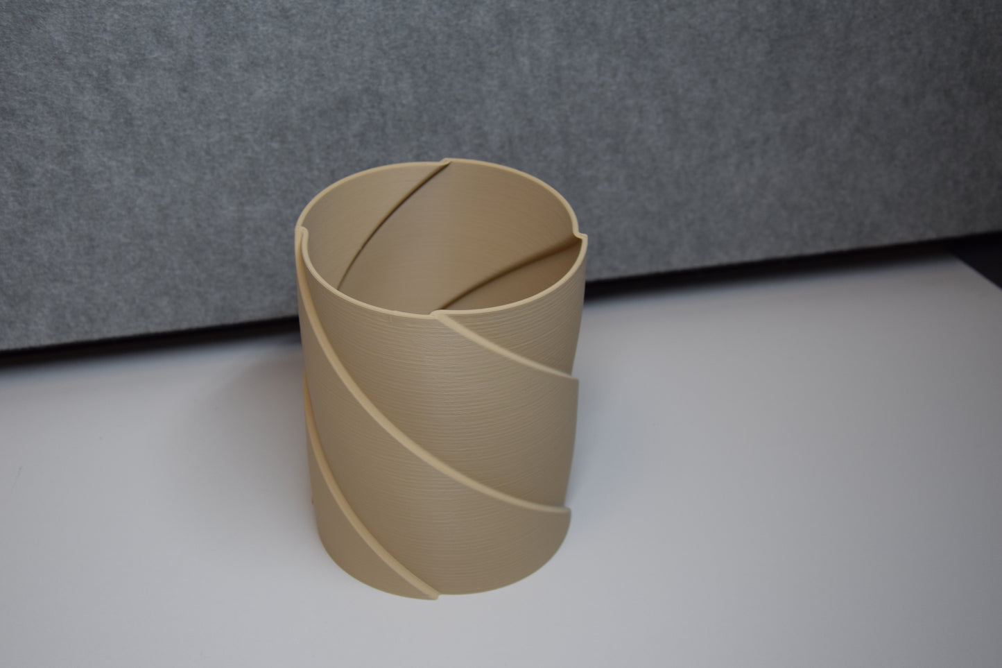 "Botanika" - Der stylische Übertopf im Spiral Design