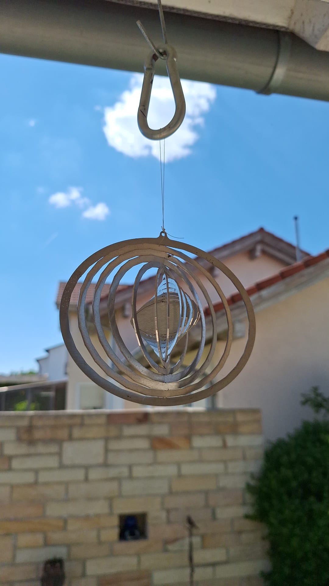 "MetalTwist" - Windspiel in Kugel Form