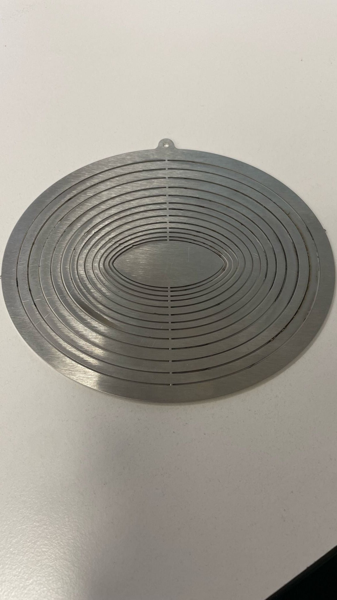 "MetalTwist" - Windspiel in Kugel Form