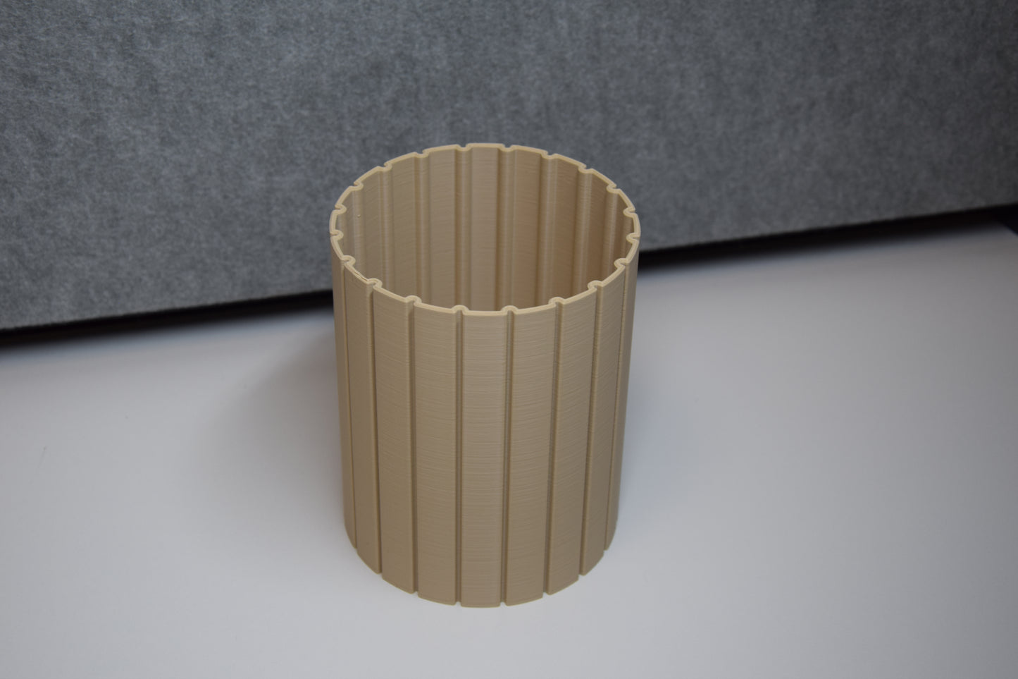 "Botanika" - Der stylische Übertopf im Säulen Design