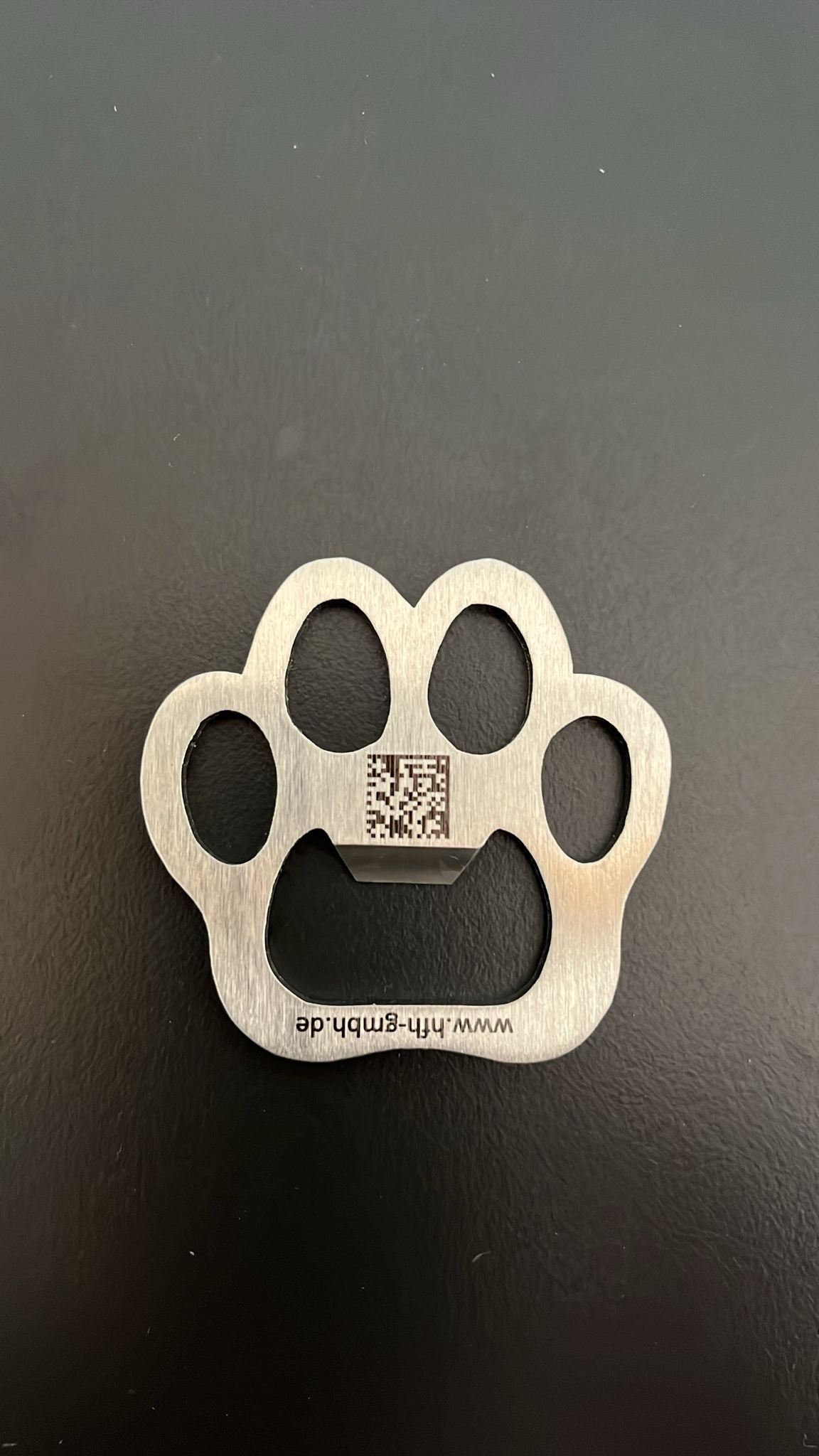 "Bark 'n' Bottle" - Flaschenöffner im Hundetatzen Design